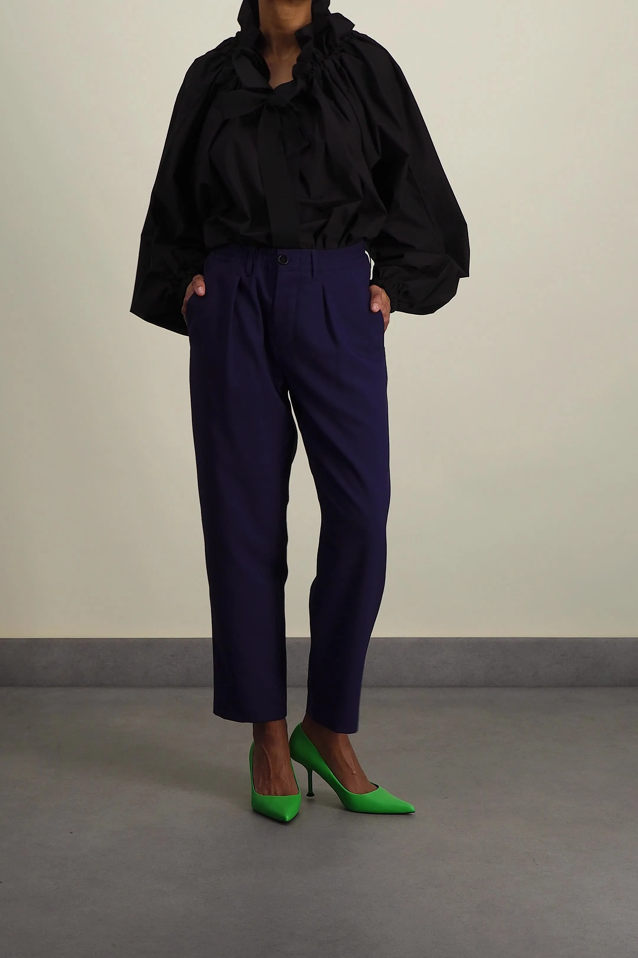 Cropped wool tailoring pant with elasticated waist