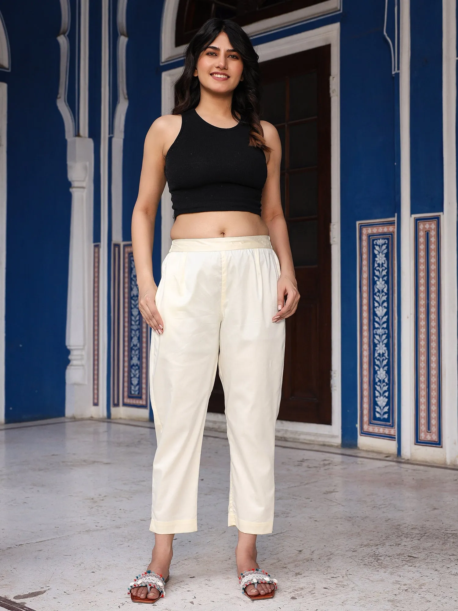 Jashvi Off White Solid Lycra Women Drawstring Pants With Single Side Pocket