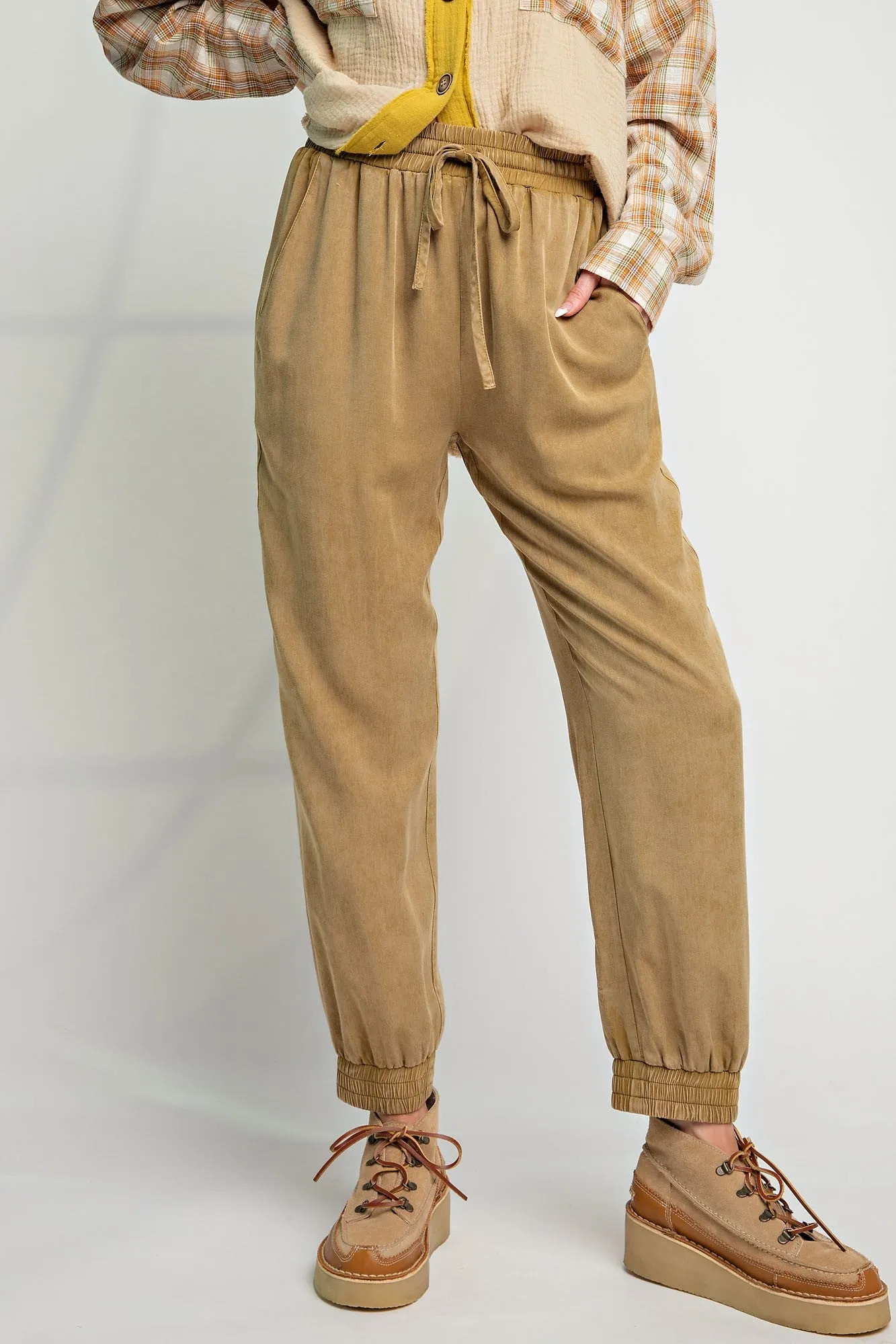 Kick Back Jogger Pants