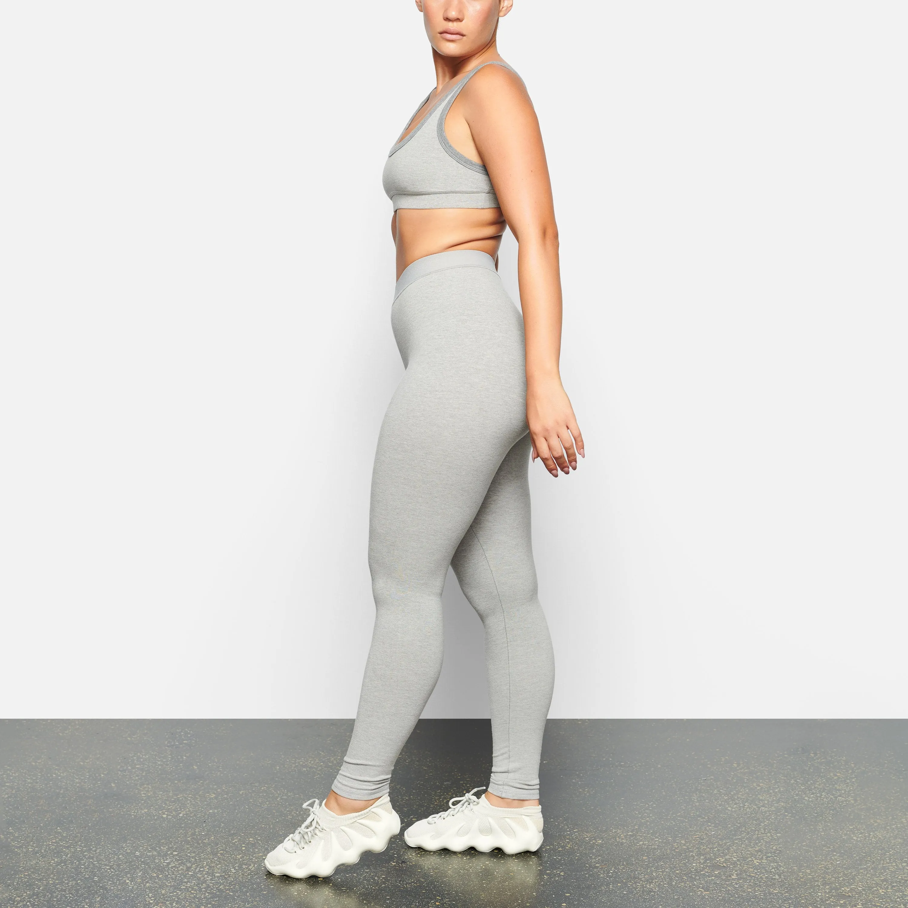 OUTDOOR BASICS SEAMED LEGGING | HEATHER GREY